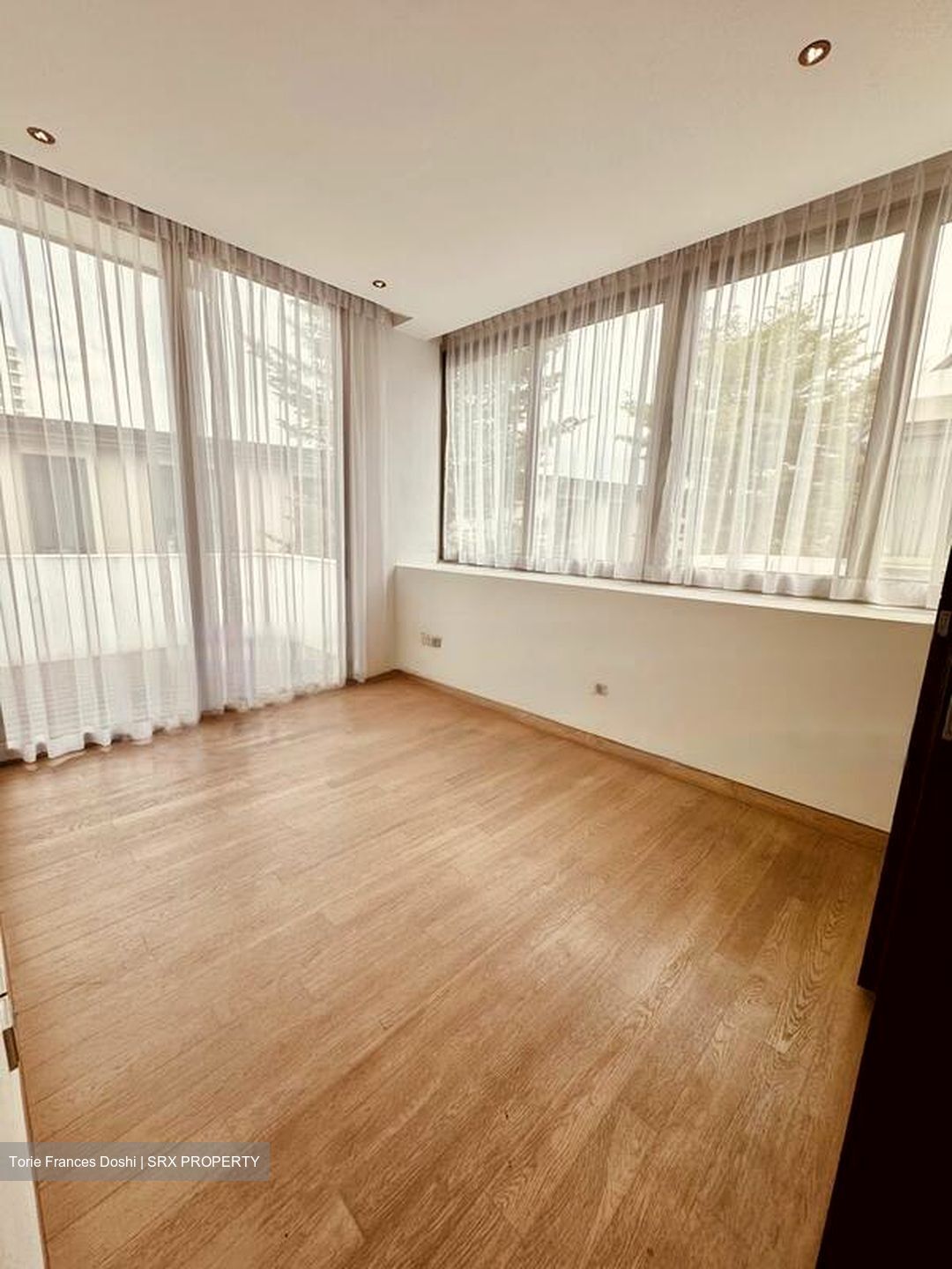 Stevens Road (D10), Terrace #466622561